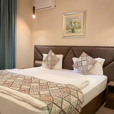 Silk Way Hotel Almaty Bagian luar foto