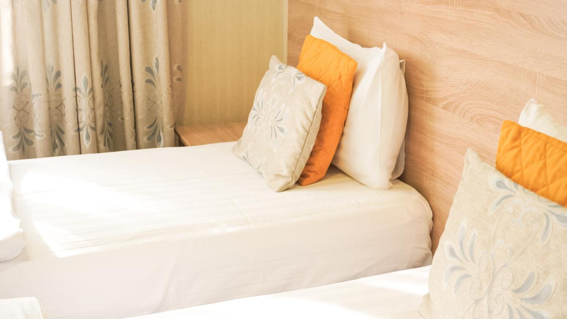 Silk Way Hotel Almaty Bagian luar foto