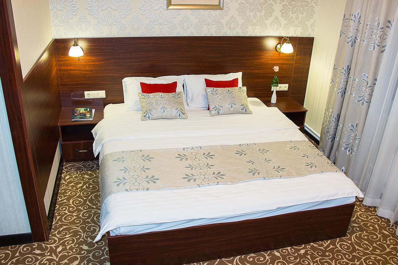 Silk Way Hotel Almaty Bagian luar foto