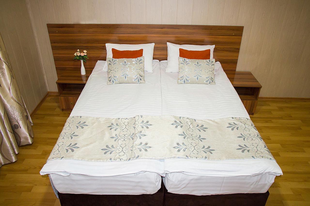 Silk Way Hotel Almaty Bagian luar foto
